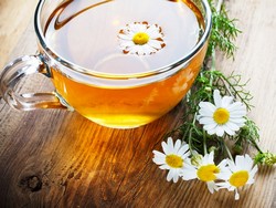 Чем полезен ромашковый чай и как его приготовить?
