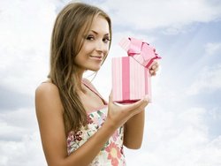 Что подарить девушке на день рождения?