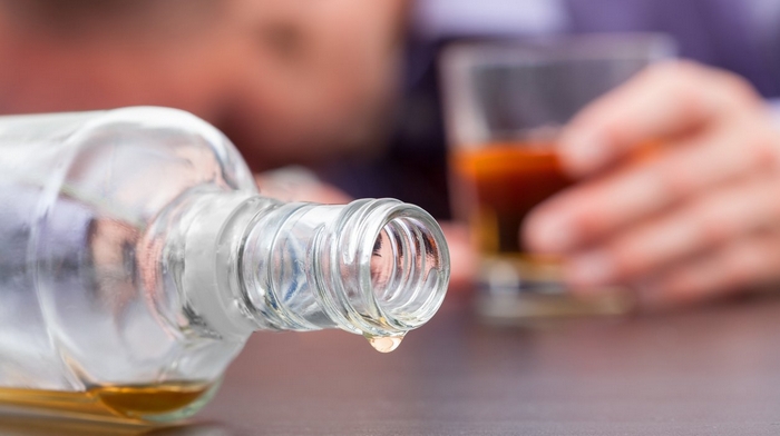 Лікування алкогольної залежності: чому без допомоги професіоналів не обійтися?