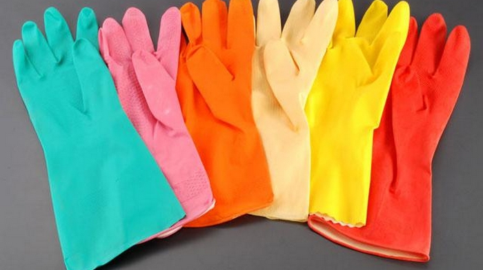 Резиновые хозяйственные перчатки в интернет-магазине B2B-service: особенности выбора