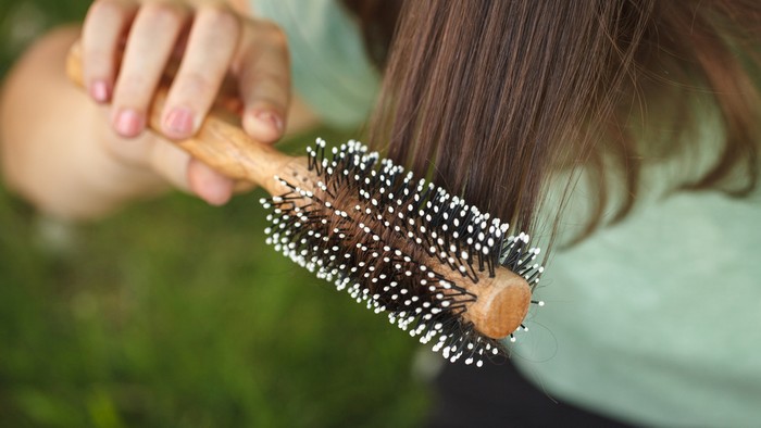 Самая полезная расческа для волос: как добиться красивой и густой шевелюры