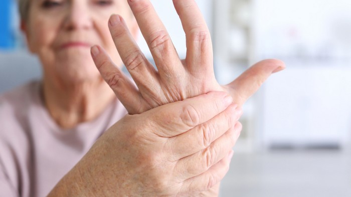 5 ранних признаков ревматоидного артрита, которые обязательно нужно знать