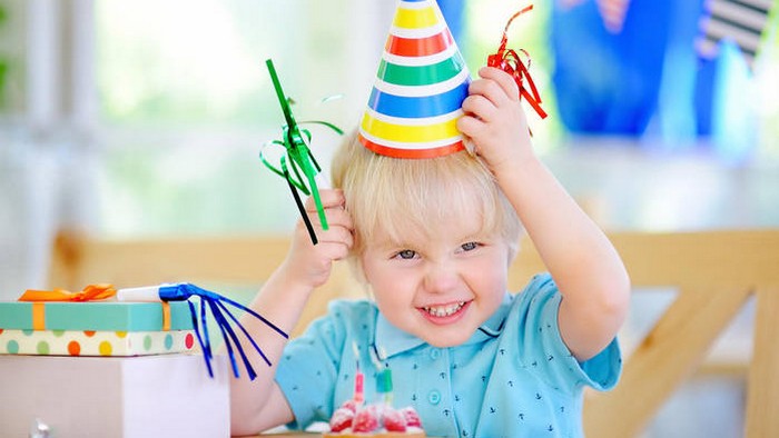Что подарить ребенку на 3 года: идеи для радости
