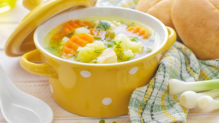 Суп из цветной капусты на курином бульоне