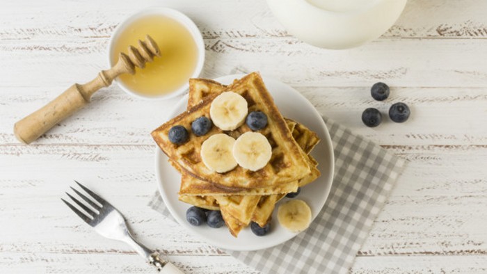 Банановые вафли с орехами: рецепт диетического завтрака
