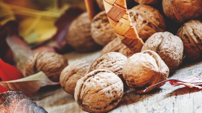 Грецкие орехи: польза, вред и кулинарное применение