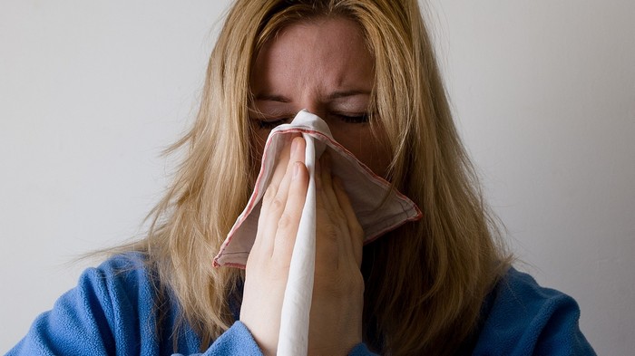 Как быстро вылечить простуду и никого не заразить: простой совет медика