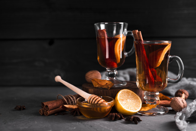 Рецепт пряного чая с медом, апельсином и ромом