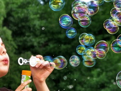 Как своими руками сделать шоу мыльных пузырей?