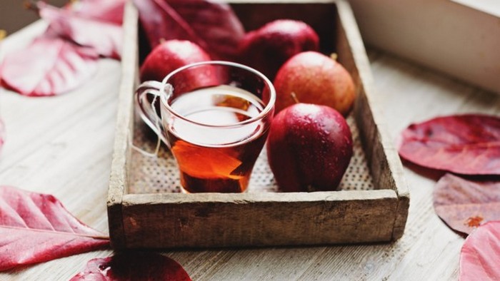 Как приготовить сбитень с яблоками: рецепт от простуды