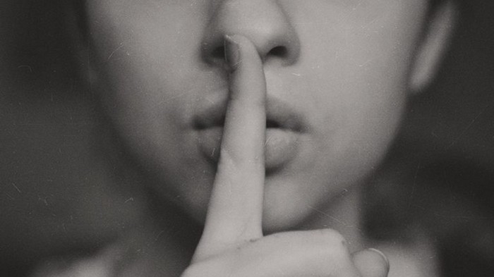 Как избежать неловкого молчания в любом разговоре?