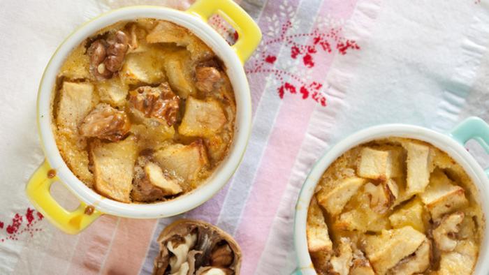 Зимний рецепт клафути с яблоками и грецкими орехами