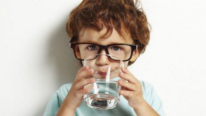 Питьевая вода: 7 плюсов, которые она приносит вашему организму