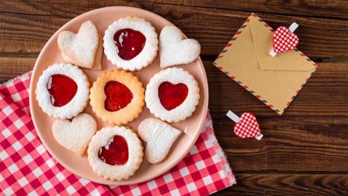 Как испечь печенье с джемом на День святого Валентина