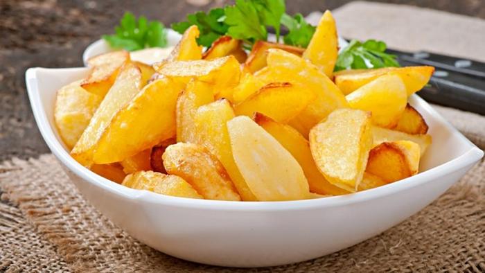 Как вкусно запечь картофель в духовке в фольге