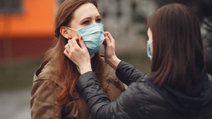 Почему маски не защитят от коронавируса