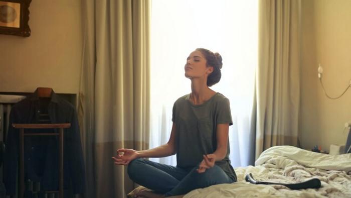 Как начать медитировать: основные правила и позы