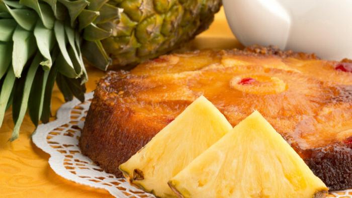 Как приготовить перевернутый пирог с творогом и ананасами