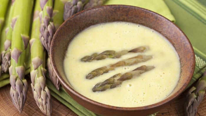 Рецепт весеннего крем-супа из спаржи с белым вином