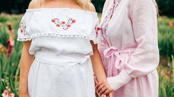 Актуальная подборка летних платьев для цветущих дам