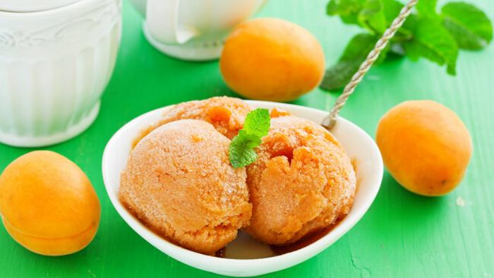 Как сделать абрикосовый сорбет с миндалем и ликером