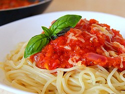 Простой томатный соус для макарон (рецепт)