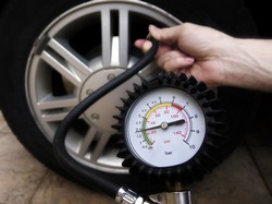 Как часто измерять давление в шинах?