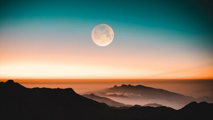 Полнолуние 2020: Осетровая Луна встретится с Юпитером и Сатурном