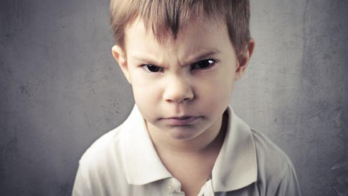 Можно ли подавлять гнев ребенка: советы родителям