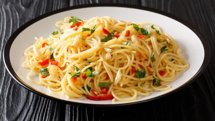 Спагетти алио и олио: рецепт классической неаполитанской пасты