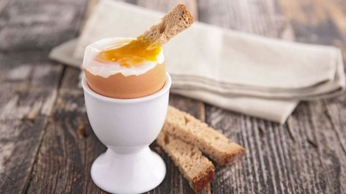 Как сварить яйца всмятку