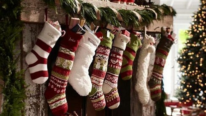 Почему на День святого Николая подарки кладут под подушку и в носки