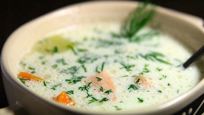 Легкий рыбный суп, который согреет в холодные осенние дни