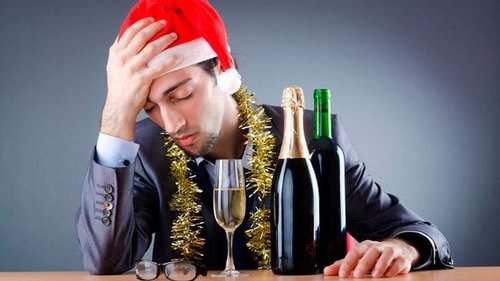 Как избавиться от похмелья после Нового года: советы, которые работают
