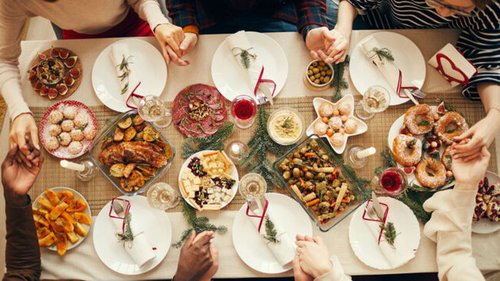 5 правил питания в гостях – для тех, кто устал праздновать