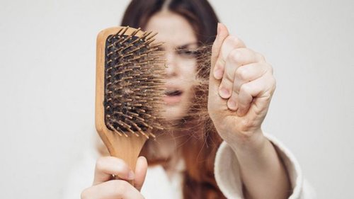 Основні причини випадіння волосся