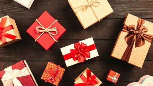 Что подарить на 8 Марта подруге по гороскопу