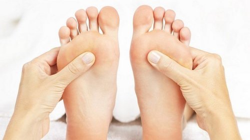 Как работать с точкой здоровья Юн Цюань