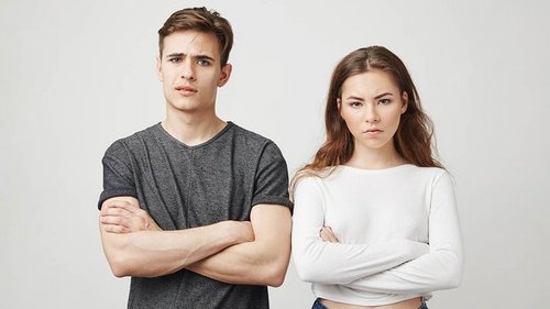 Поведение, за которое мы осуждаем даже близких друзей, а сами считаем его позволительным