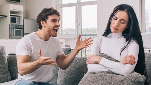 Муж-узурпатор объявил, что теперь лишь он распоряжается финансами, не знаю, что делать