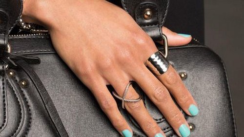 Серебро чернеет неспроста: это должна знать каждая женщина