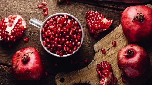 Вот почему каждая женщина должна есть гранат с косточками!