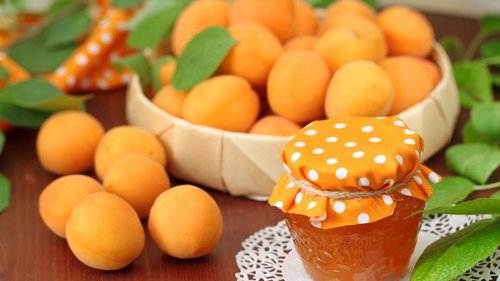 Как сделать, чтобы абрикос остался целым при варке варенья без косточек