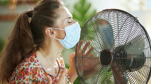 Датские ученые выяснили, нужно ли носить маску на улице