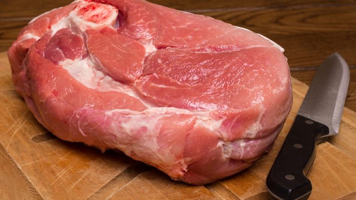 Сердобольная повариха дала рецепт мяса, которое с легкостью едят даже беззубые старики