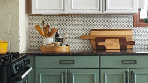 Всё, что нужно знать, если вы хотите перекрасить шкафы на кухне