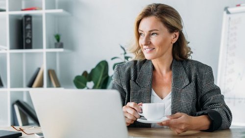 Имена женщин, к которым деньги будут липнуть всю жизнь