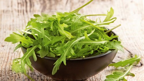 Имеются противопоказания. Кому нельзя есть рукколу