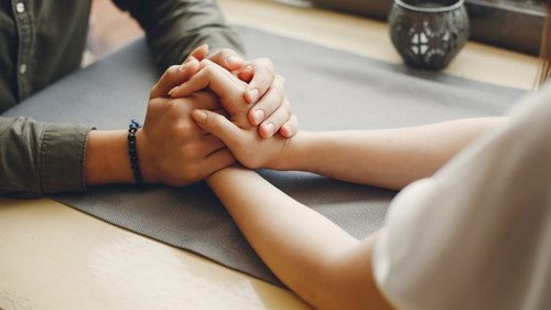 10 особенностей женщин, которые притягивают мужчин как магнит