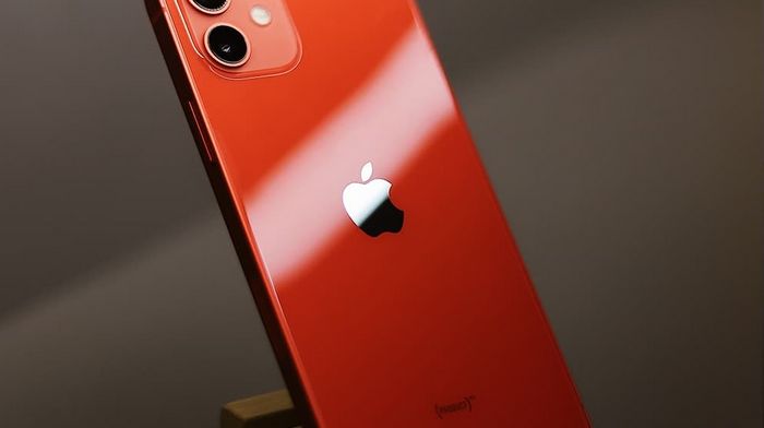 iPhone 12 64GB Red: главные особенности смартфона